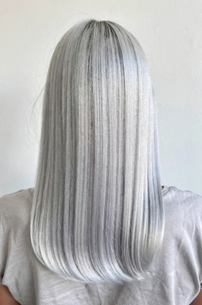 14 Stunning Silver Hair Looks Worth Saving (Straight, Wavy & Everything In Between!) 01