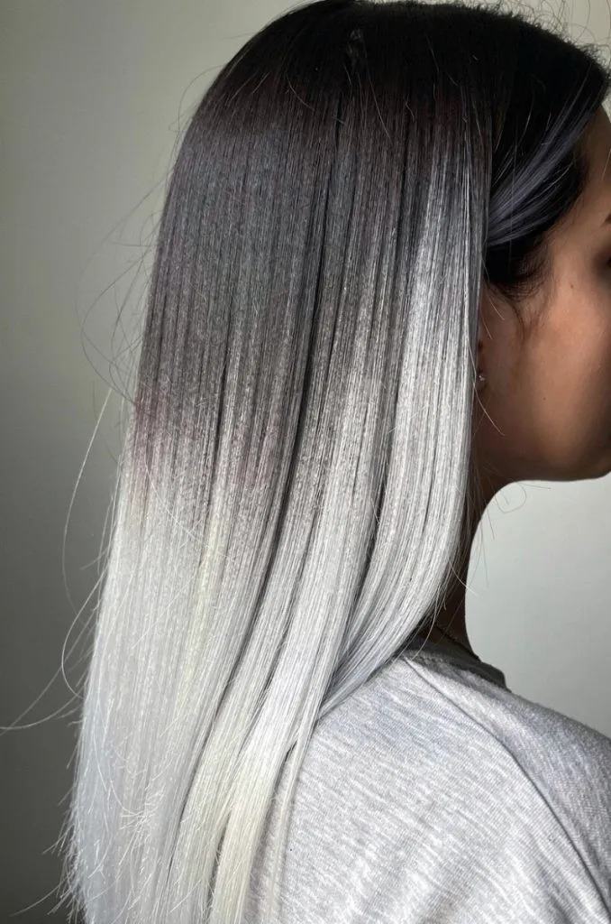 14 Stunning Silver Hair Looks Worth Saving (Straight, Wavy & Everything In Between!) 02