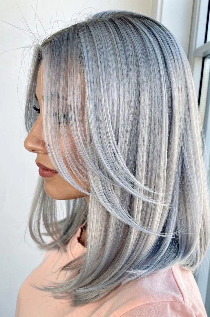 14 Stunning Silver Hair Looks Worth Saving (Straight, Wavy & Everything In Between!) 03