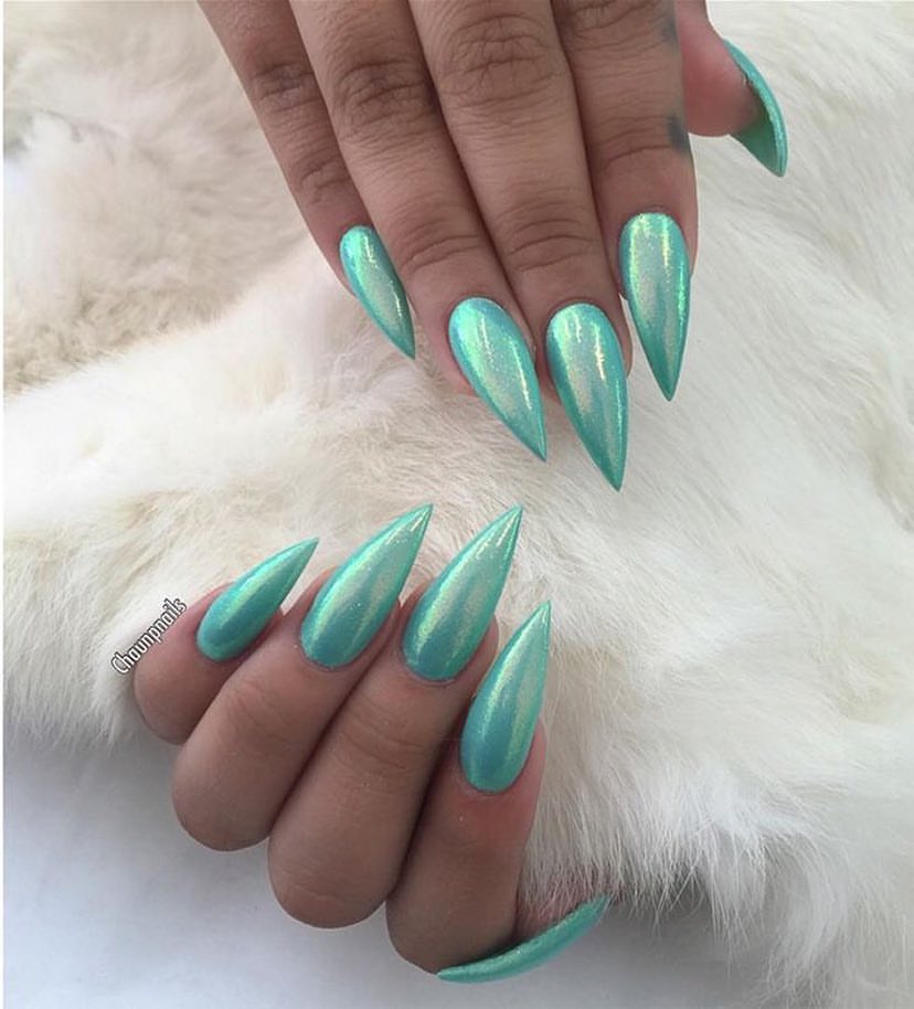 16 Chrome Nail Looks You'll Want to Save for Later 626773187 18434169265117075 9175839565441753354 n