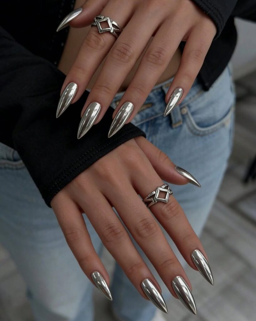 16 Chrome Nail Looks You'll Want to Save for Later 743518996 1266933769829892 6912574792098893731 n