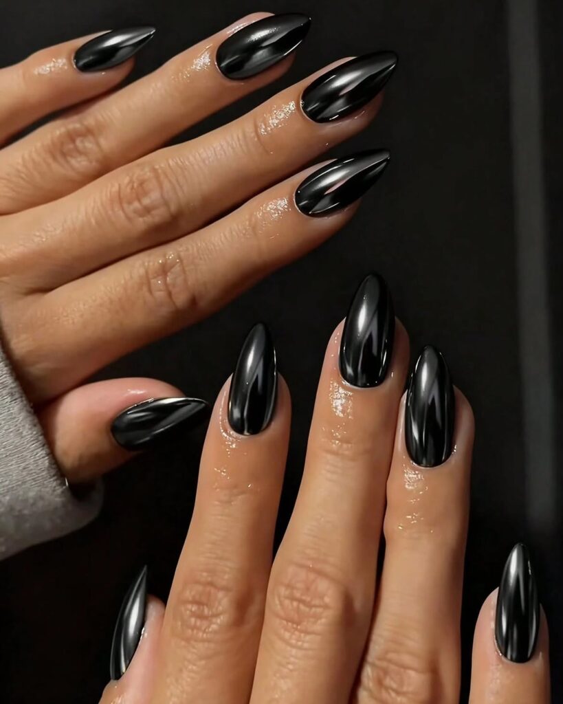 16 Chrome Nail Looks You'll Want to Save for Later 745700275 1266934033163199 3404900880960687304 n